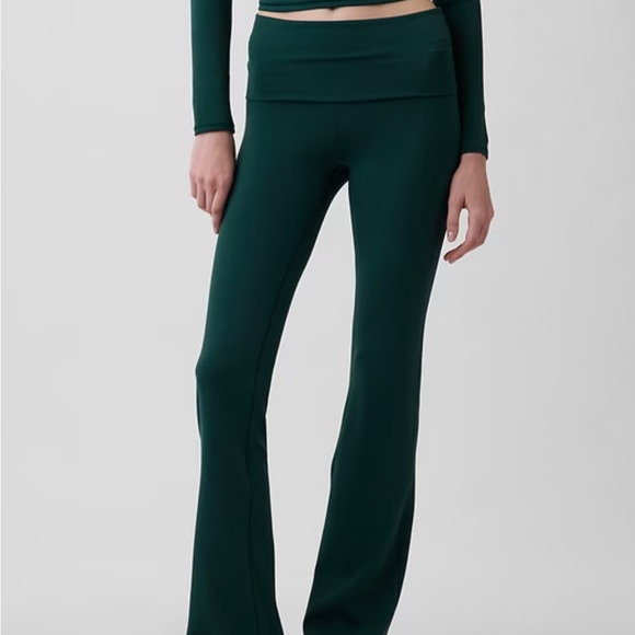 GAP Other - Gap fit Tuscan red flare leggings